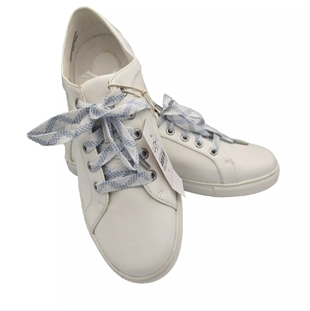 Loft Lace Up Sneakers Size 9 White Vinyl Blue & White Laces Extra Set White NWT